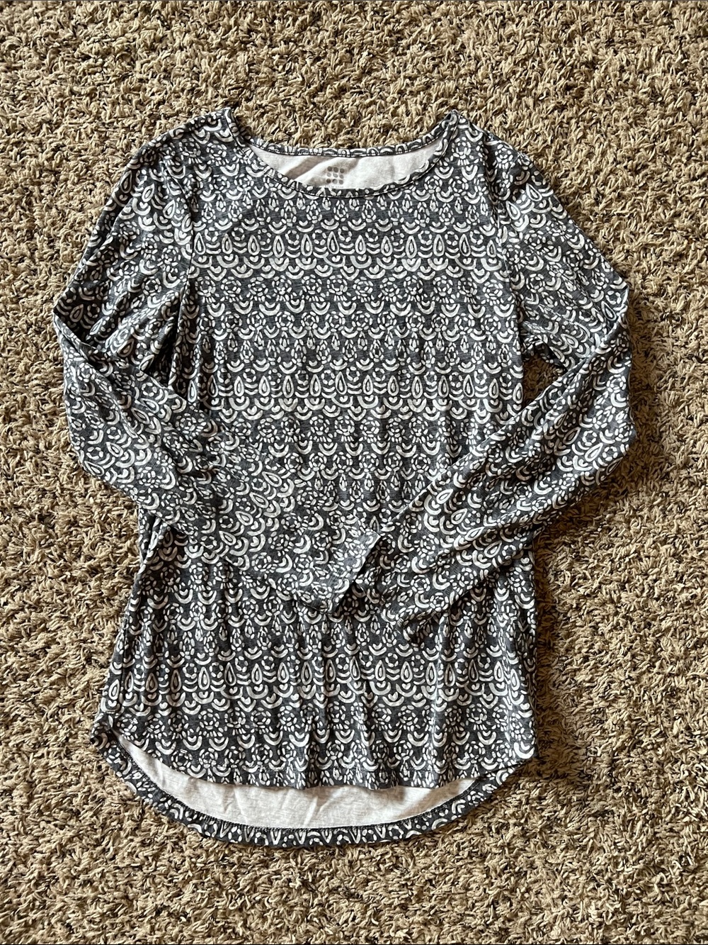 Title Nine Black & White Printed Long-Sleeve Tee